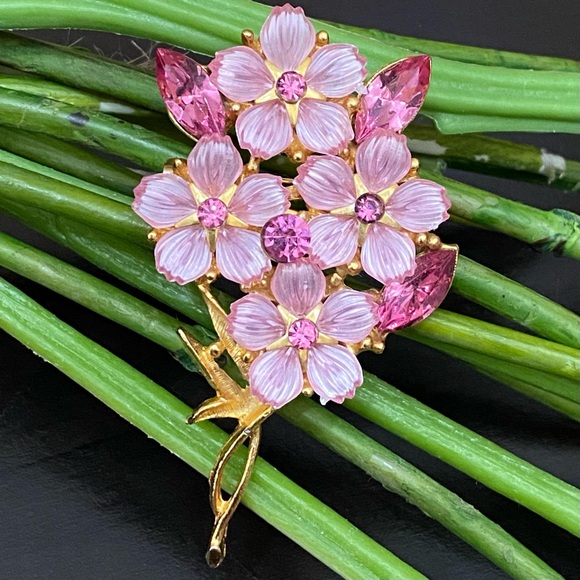 Vintage Unsigned Pink Rhinestones Flower Bouquet Brooch - Picture 1 of 15